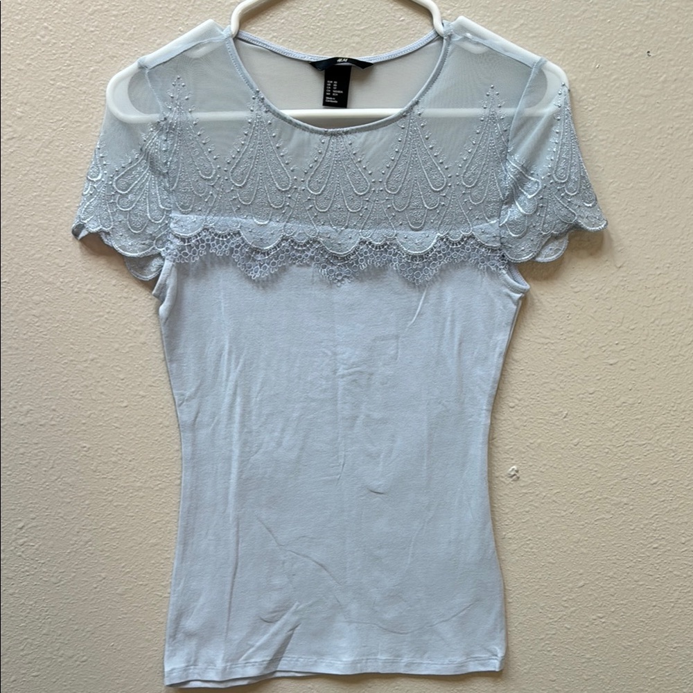 H&M Women’s Elegant Lace Trim Light Blue Top sz XS